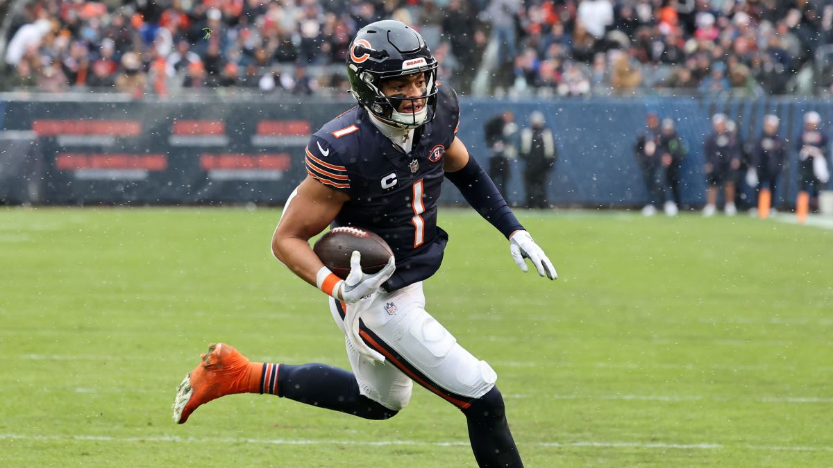 "Justin Fields: AFC Team Favored, Steelers Super Bowl Potential, and Trade Options Evaluated"