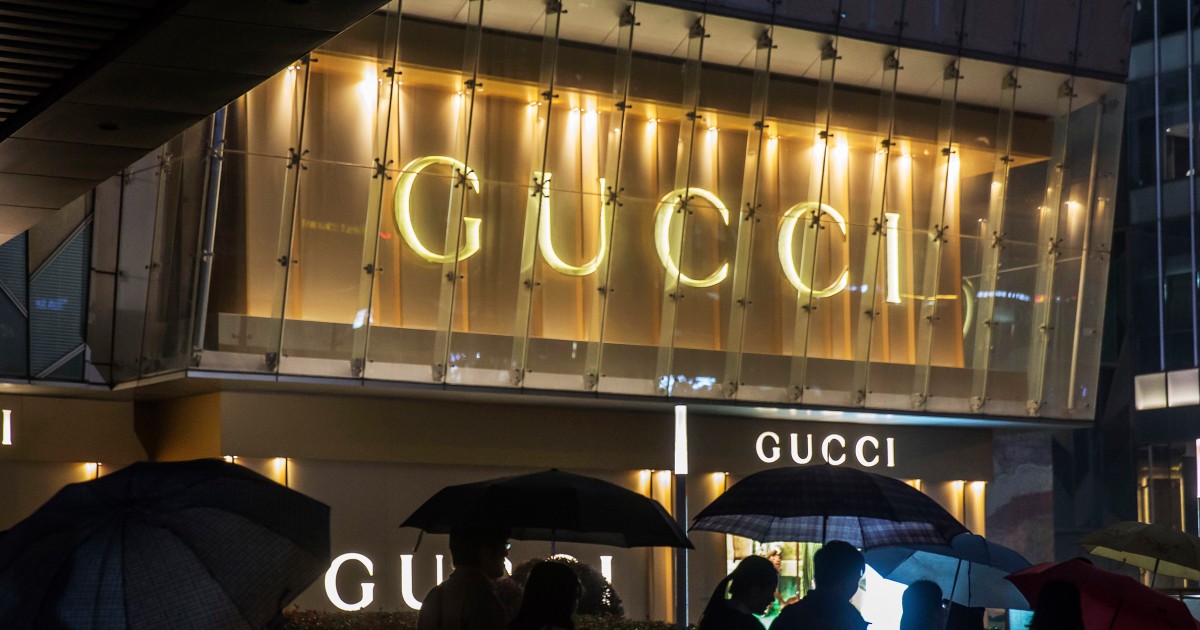 Featured image for China Cracks Down on Wealth Flaunting Influencers