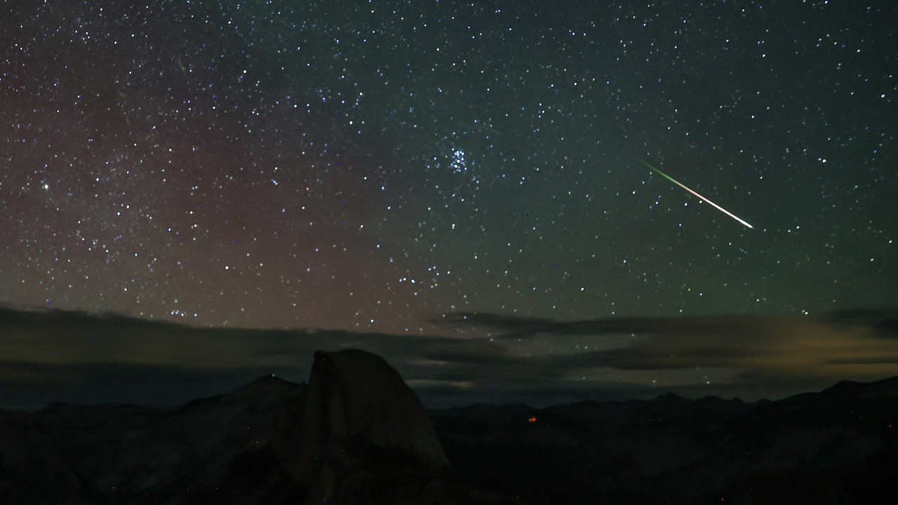 Featured image for August 2025: Sturgeon Moon, Perseids, and a 6-Planet Sky Show
