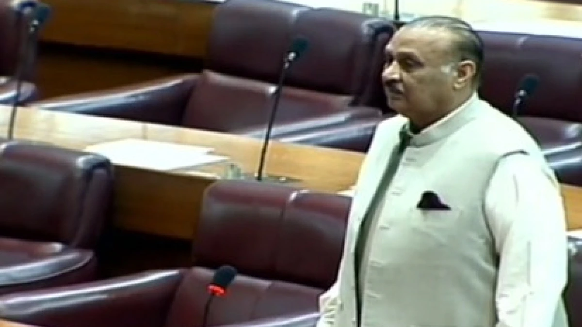 Imran Khan accuses Pakistan's military of plotting against him