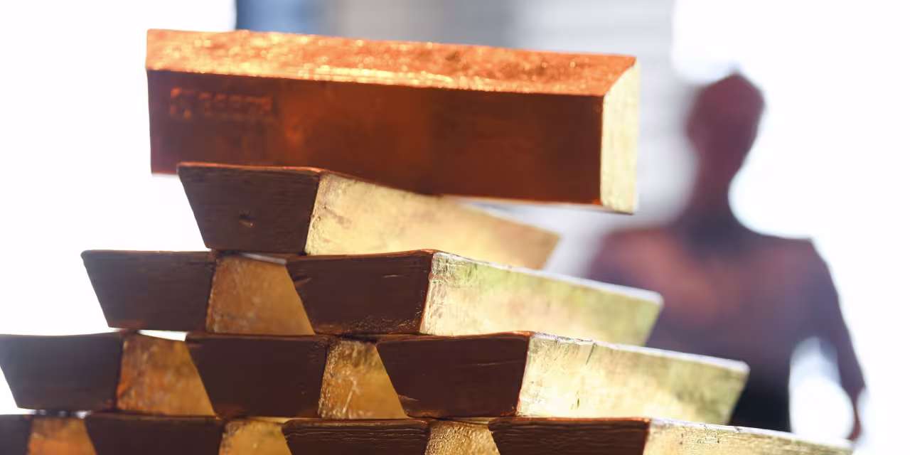 Featured image for Gold's Record-Breaking Rally Signals Economic Uncertainty