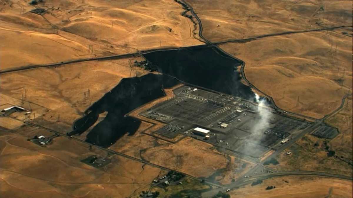 Featured image for Crews Contain 110-Acre Patterson Fire in Alameda County