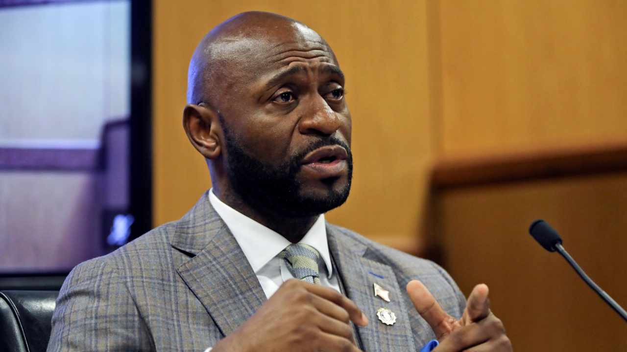 "Georgia Prosecutor Faces Scrutiny Over Relationship with Fani Willis"