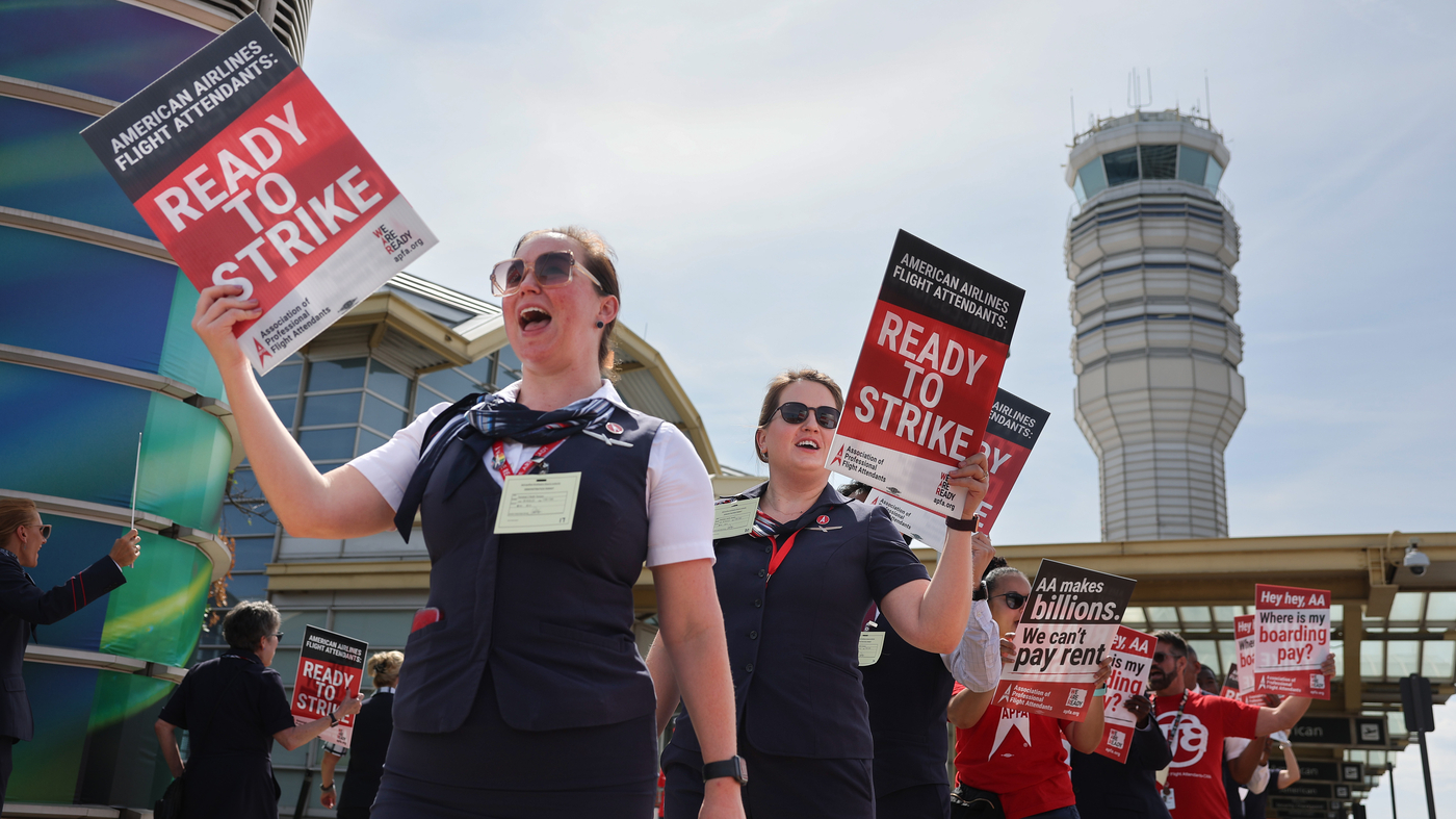Featured image for "Global Flight Attendant Protest Demands Fair Pay and Industry Standards"