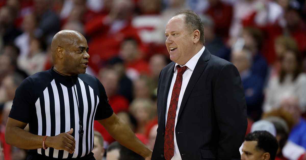 "Greg Gard and Rick Barnes React to Wisconsin's Loss to Tennessee in Big Ten Showdown"