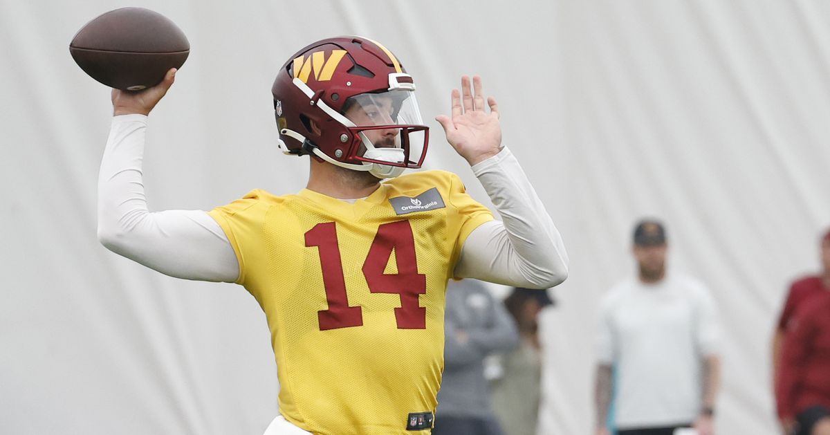 "Washington Commanders: Key Players, Predictions, and Potential Landing Spot for a Veteran Tight End"