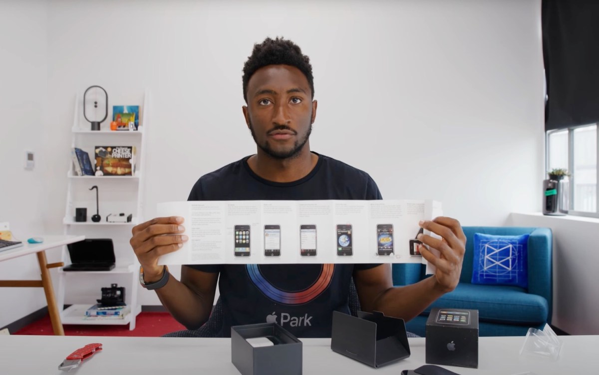 Featured image for YouTube Star Spends $40k on Sealed iPhone 1.0 and Unboxes it on Video