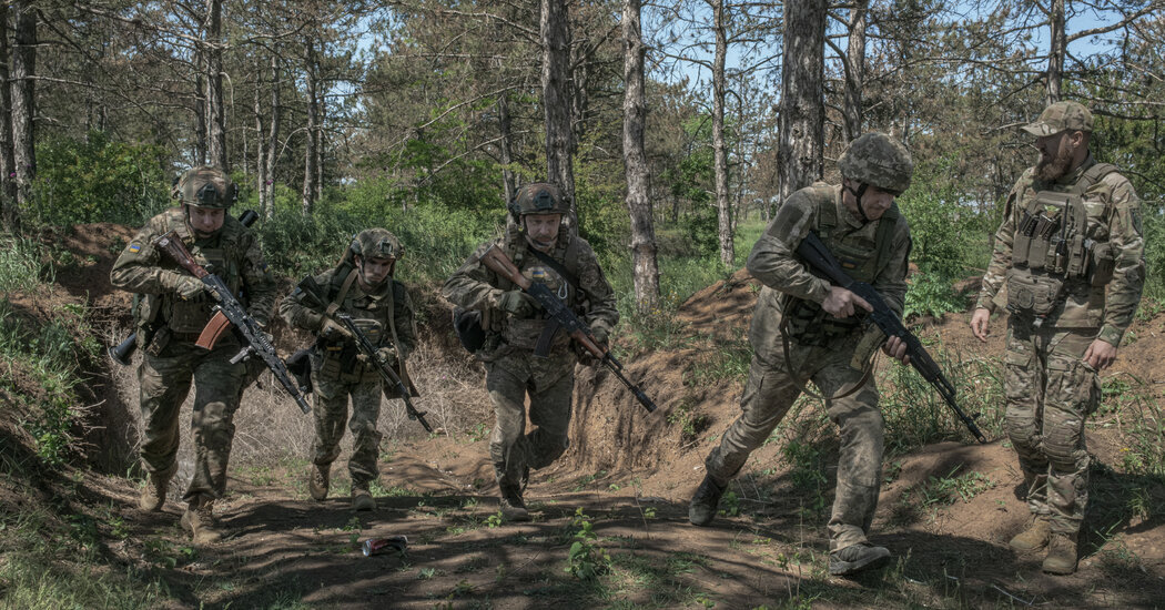 Featured image for Russian Missile Strike Kills 12 Ukrainian Soldiers at Training Grounds