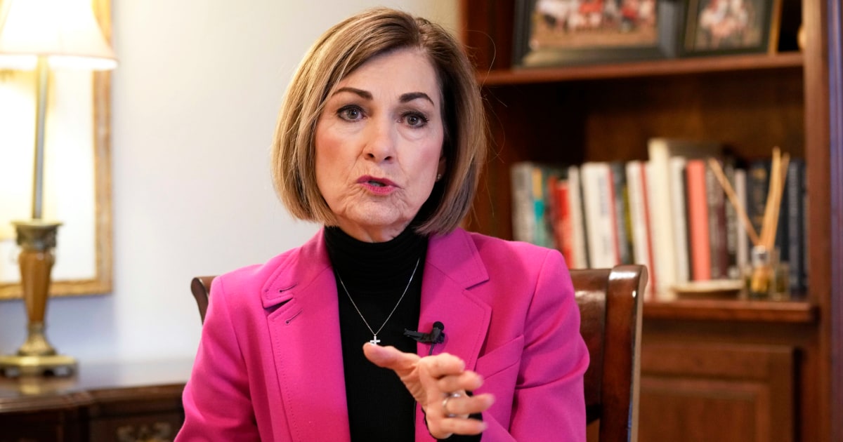 Featured image for Federal Judge Halts Enforcement of Iowa's School Book and Gender Identity Education Ban