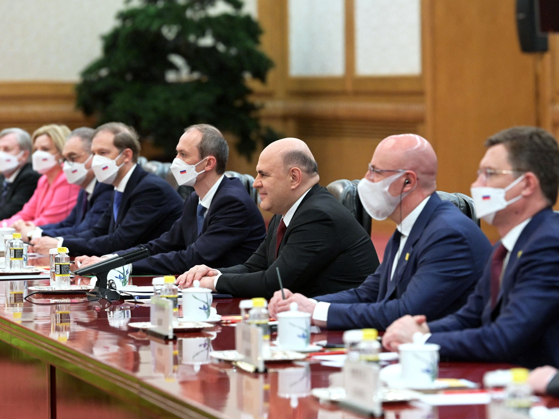 Russia and China strengthen economic ties despite Western criticism.
