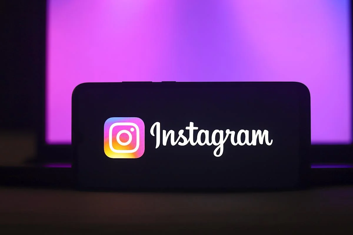 Meta tests clickable links in Instagram captions for verified creators