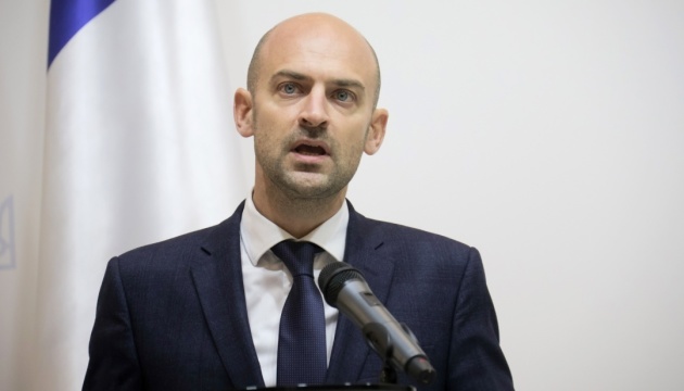France Urges Caution on Trump's Ukraine Policy Amid Annexation Concerns