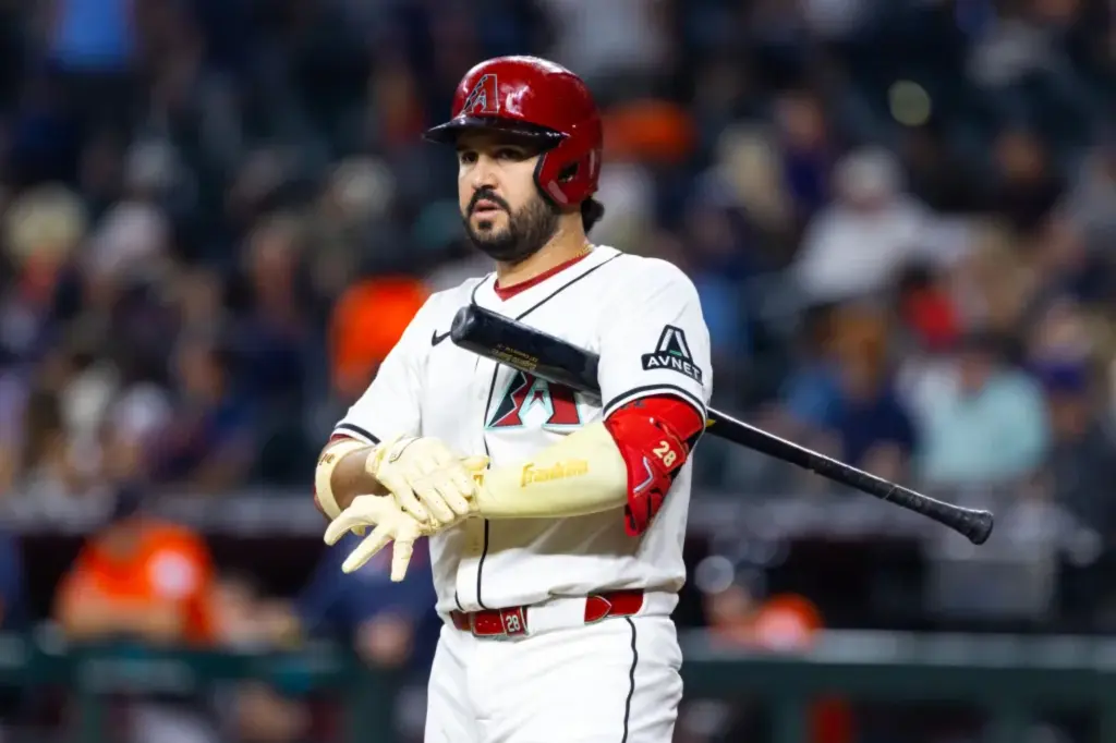 Featured image for Mariners acquire Eugenio Suárez in blockbuster trade with Diamondbacks