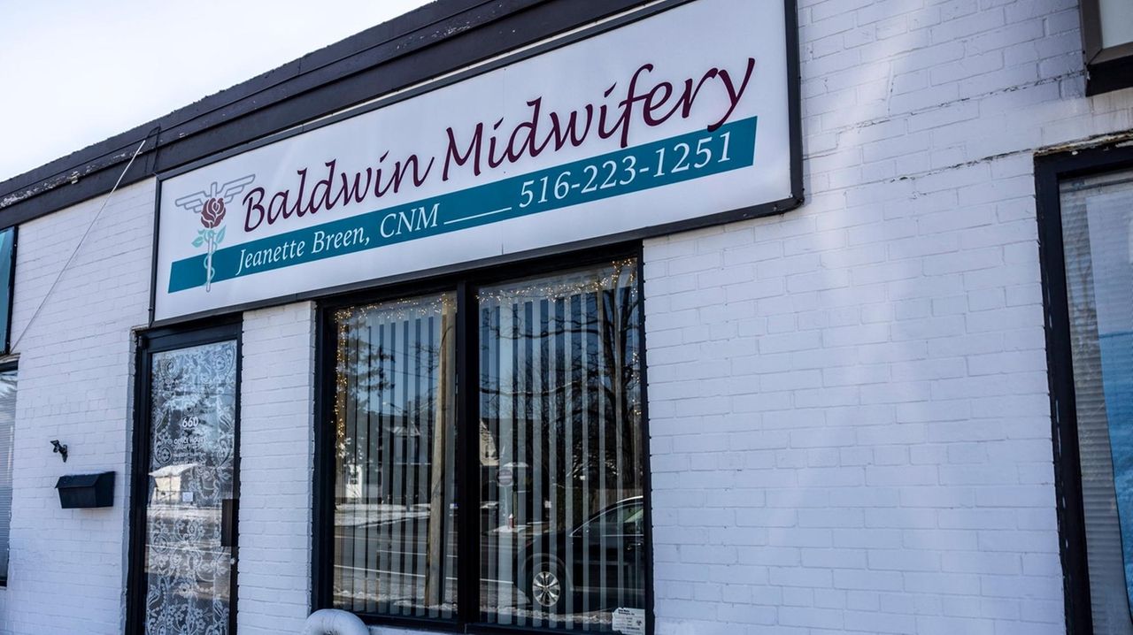 Featured image for Midwife Fined $300K for Falsifying Vaccine Records for 1,500 Kids