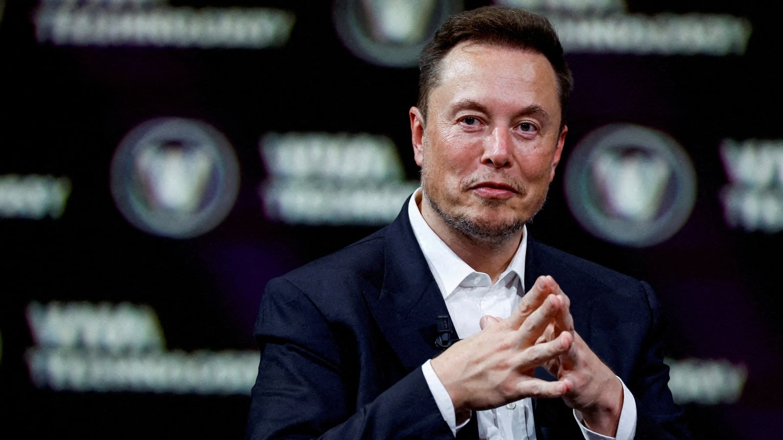 Featured image for Elon Musk Criticizes LinkedIn, Considers Creating Competitor