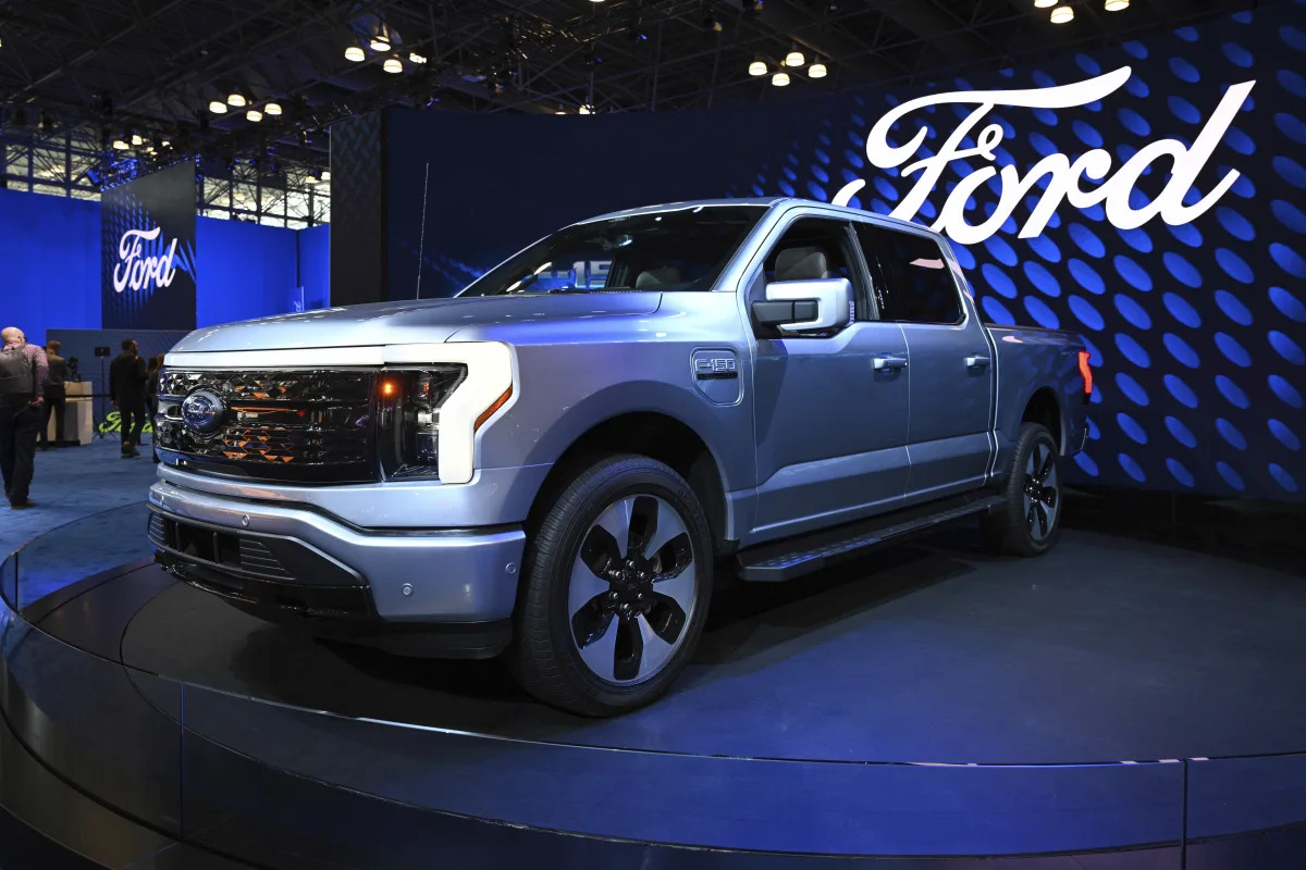 Featured image for Ford Cuts F-150 Lightning EV Production in Half to Meet Demand
