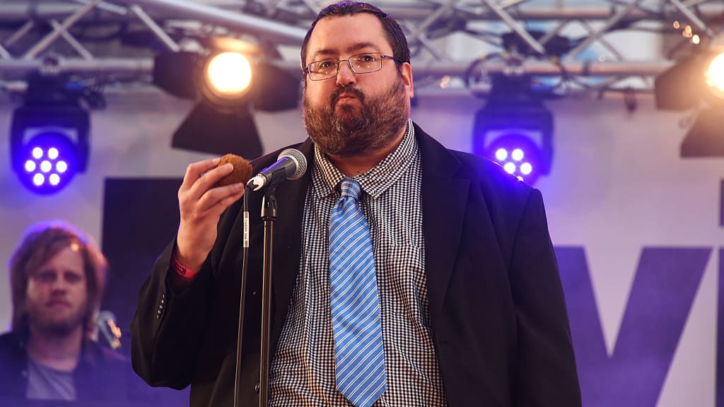 Featured image for "The Office' Star Ewen MacIntosh Dies at 50, Remembered for Scene-Stealing Performance"