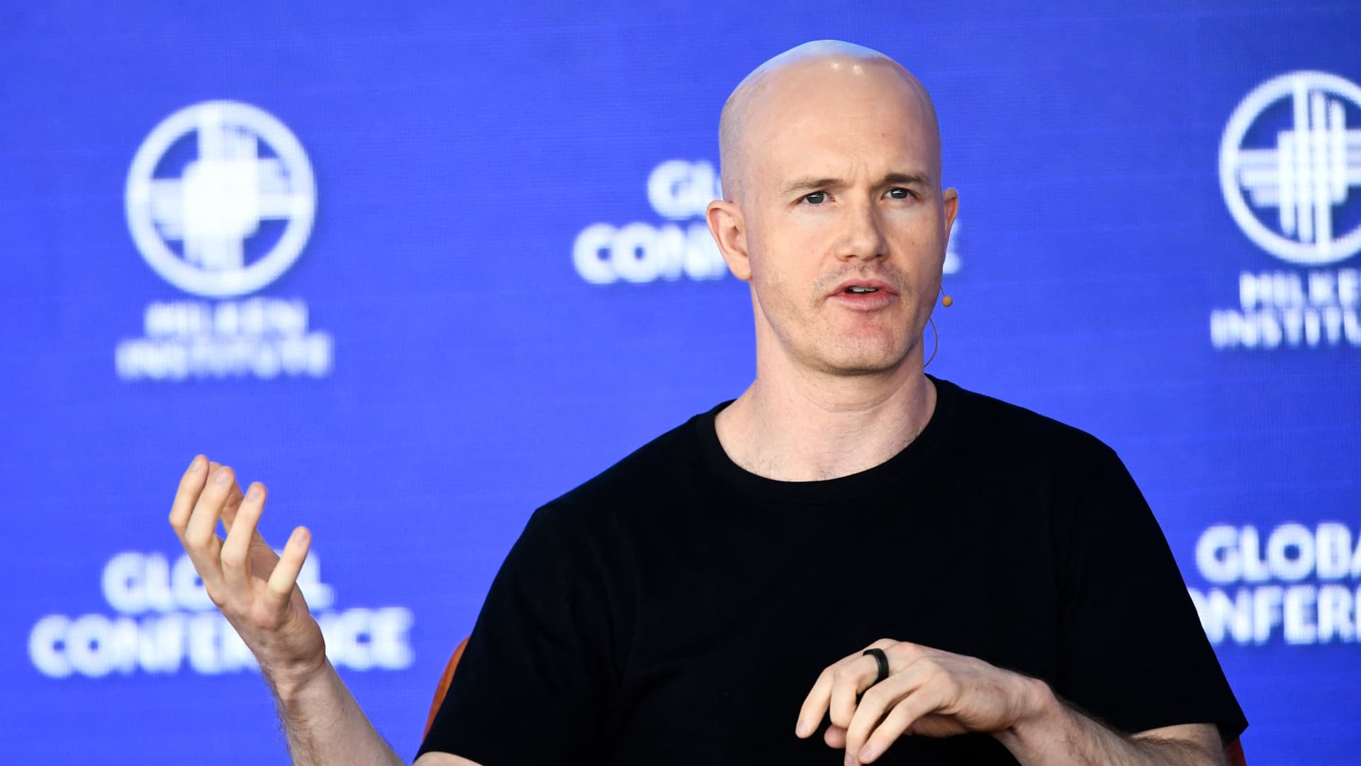 Coinbase faces SEC lawsuit, stock plummets.