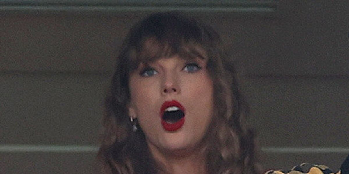 "Taylor Swift's Candid Moments at NFL Games"