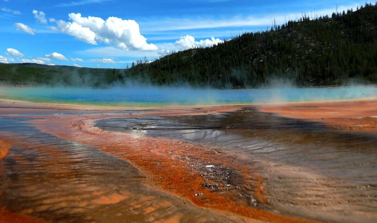 Featured image for "Scientists Acknowledge Unpreparedness for Catastrophic Yellowstone Supervolcano Eruption"