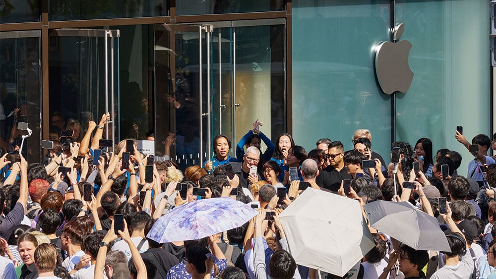 Featured image for Apple Reports Record iPhone and Services Revenue Amid Mixed Sales Outlook