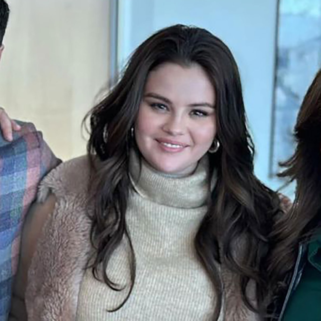 Selena Gomez Reunites with "Wizards of Waverly Place" Cast