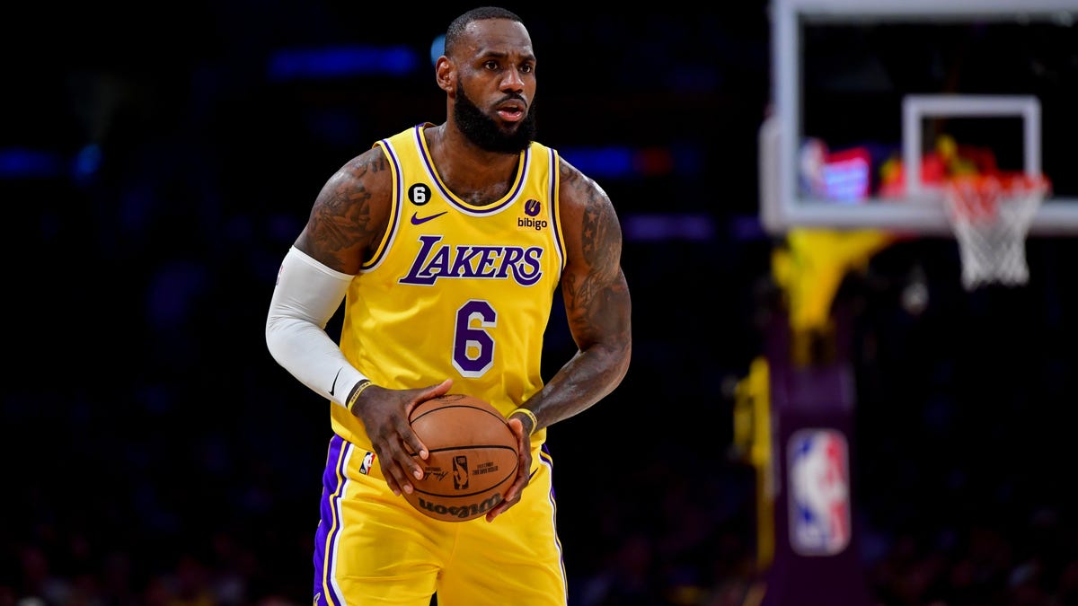 LeBron James Contemplating Retirement After Lakers' Playoff Exit.