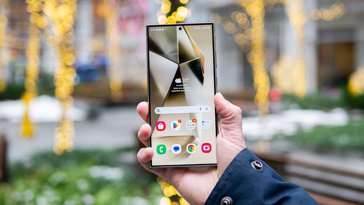 Featured image for "Samsung Galaxy S24 Ultra: Optimizing Display and Camera Performance with Latest Updates"