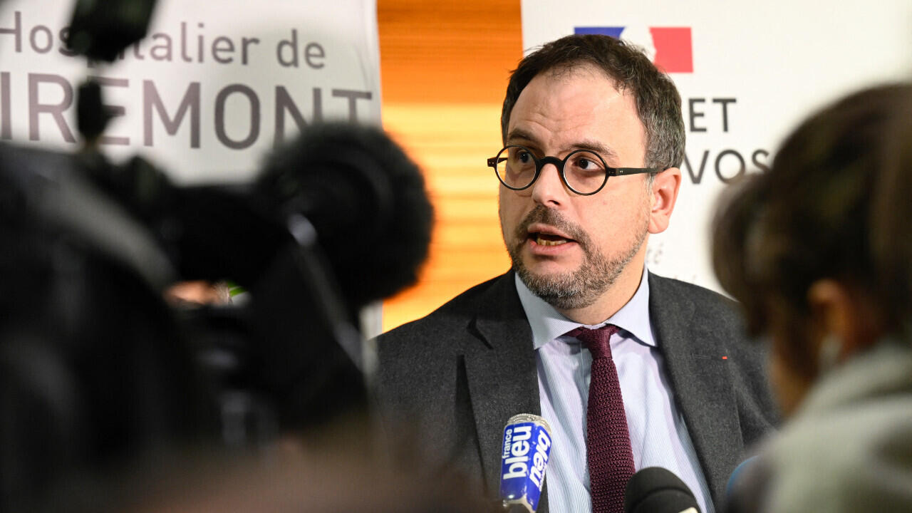 "French Health Minister Resigns Amid Immigration Law Controversy, Macron Vows to Counter Le Pen's Popularity"
