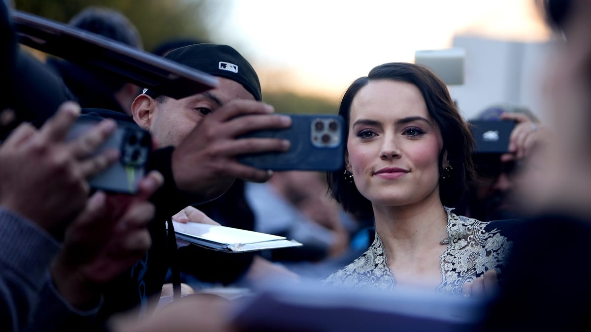 Featured image for "Spot the Celebrities: SXSW 2024's Star-Studded Lineup Revealed"