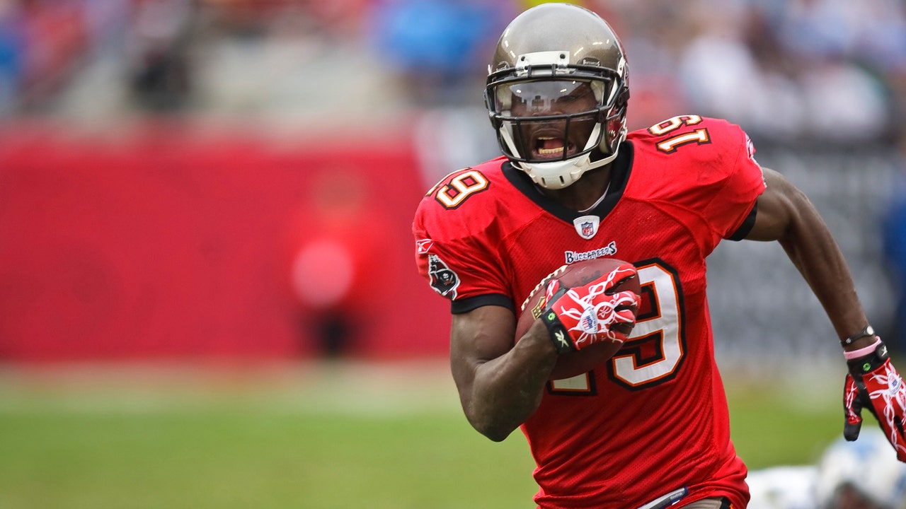 Featured image for The Surprising Cause of Former NFL Player Mike Williams' Death