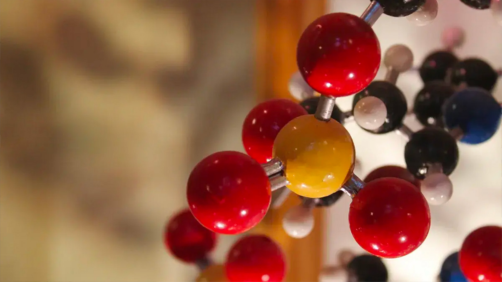 Revolutionary technique allows precise manipulation of complex molecules at atomic level.