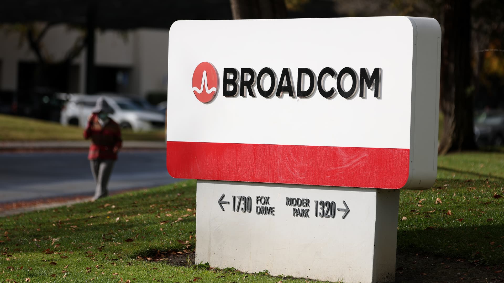Featured image for Broadcom Stock Surges on Strong AI Demand and New Customer