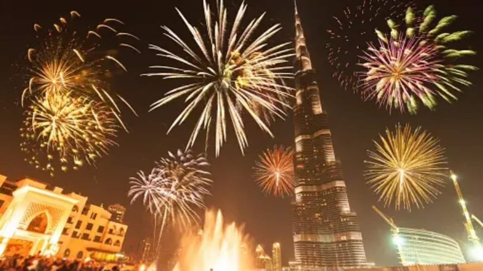 "UAE Rings in 2024: Spectacular Fireworks and Record-Breaking Celebrations"