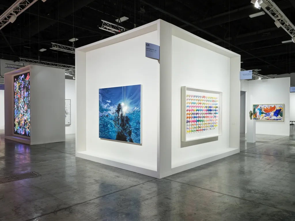 Featured image for Art Basel Miami Beach 2024: A Vibrant Fusion of Art, Fashion, and Culture