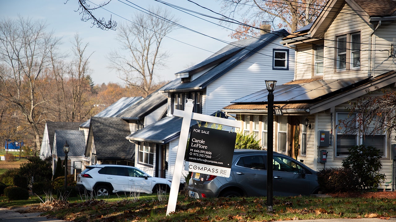 "Fluctuating Mortgage Rates Impact Homebuyer Confidence"