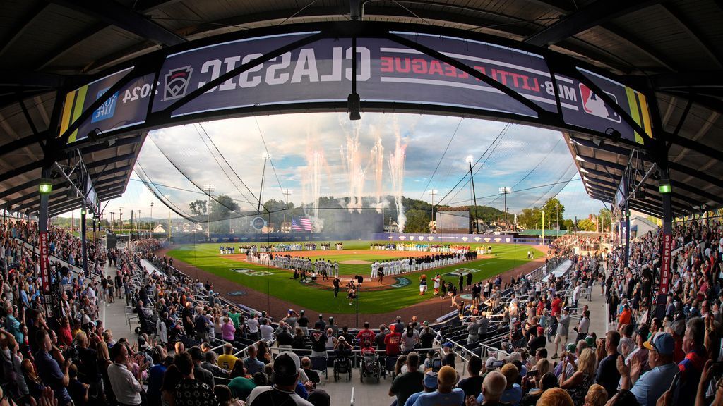 Featured image for Suspended Little Leaguer's Bat Sells for Nearly $10K at Auction