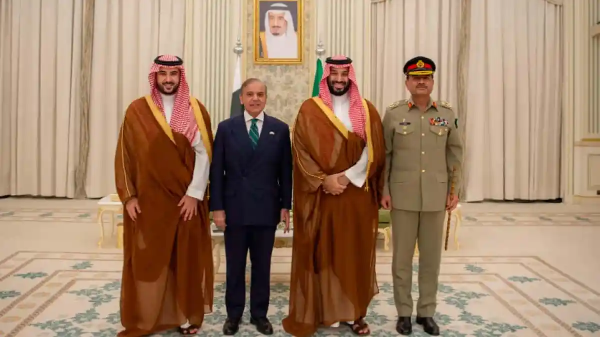 Featured image for Saudi-Pakistan Defense Pact Reshapes Regional Geopolitics