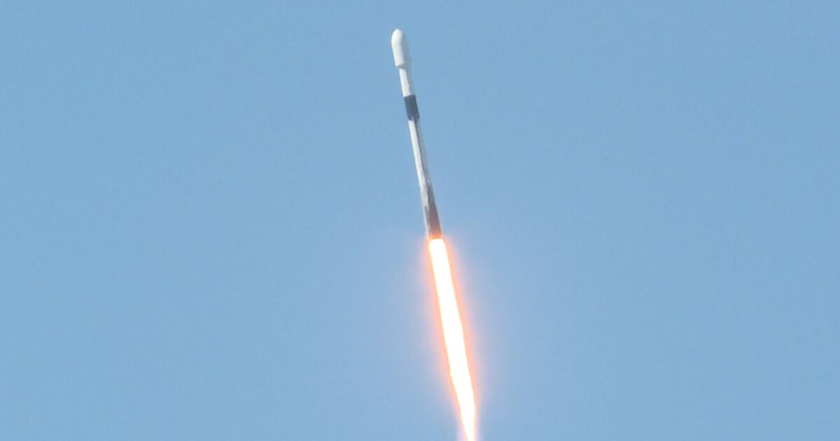 Featured image for SpaceX to Launch 24 Starlink Satellites from Vandenberg This Weekend