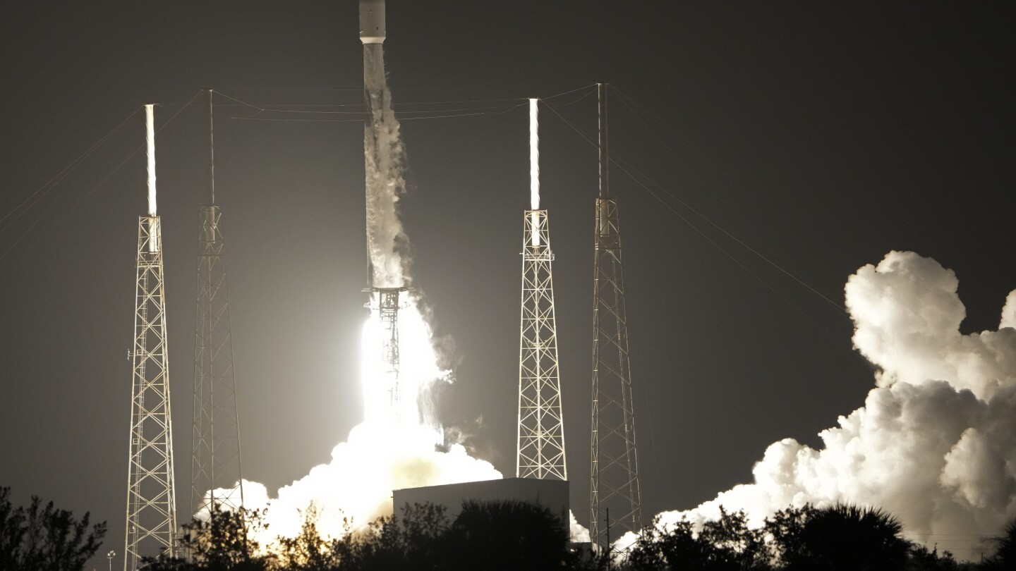 "Japan's Lunar Spacecraft Touches Down on Moon, Faces Power Loss Issue"