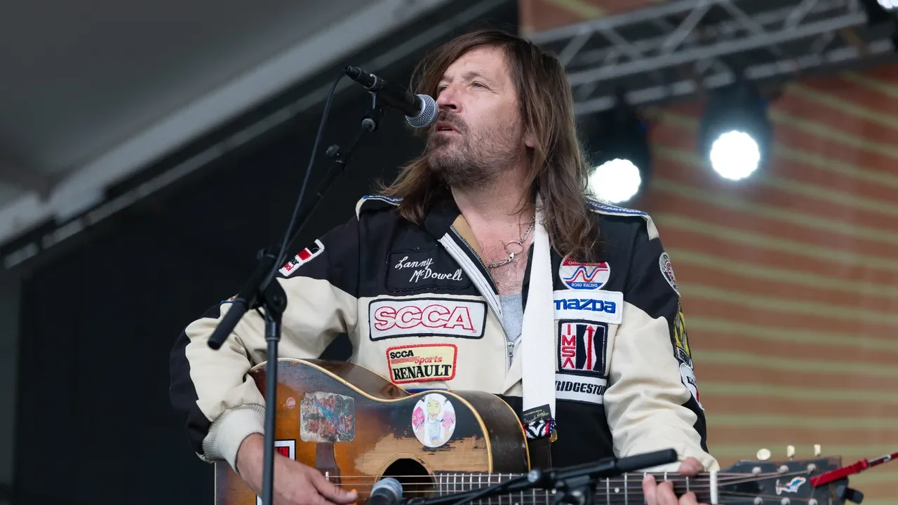 Unsolicited Explicit Video Allegations Surround Evan Dando of the Lemonheads