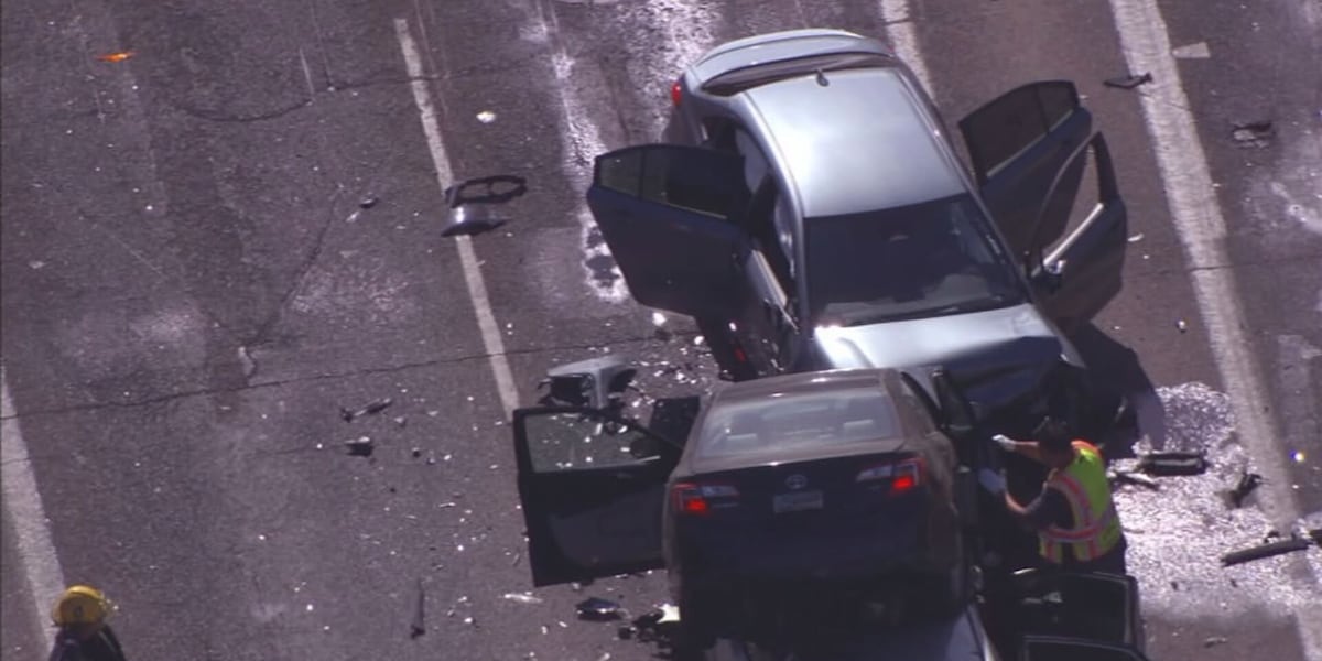 Multi-Vehicle Crash in Phoenix Leaves Several Injured