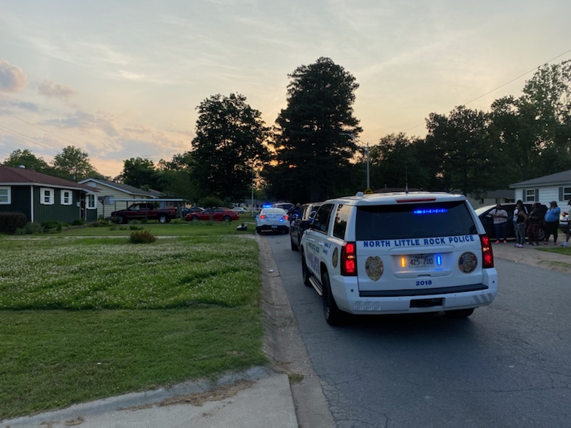 Arkansas Police Investigate Multiple Shootings with Fatalities and Injuries.