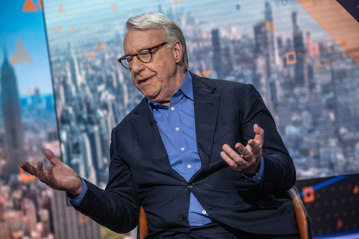 Featured image for Chanos Warns of AI and Bitcoin Market Risks