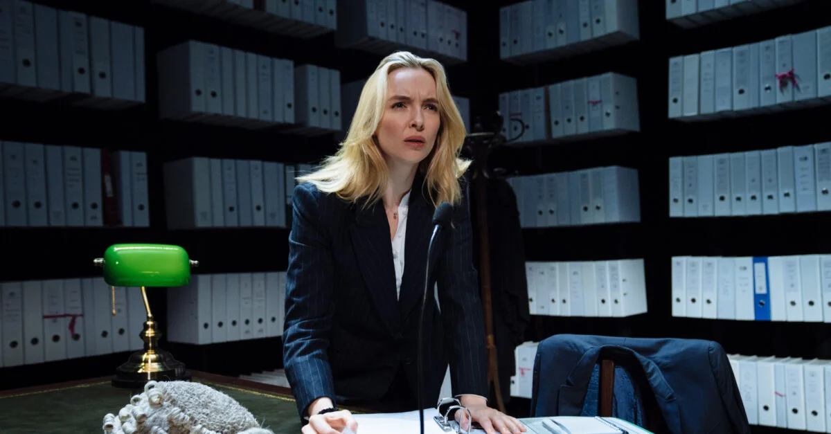 Jodie Comer's "Prima Facie" receives rave reviews on Broadway.