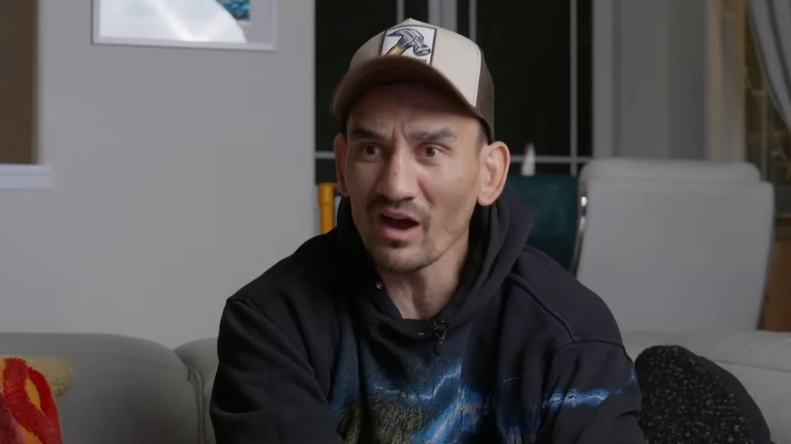 Holloway Reacts Live as Gaethje Dominates Pimblett at UFC 324