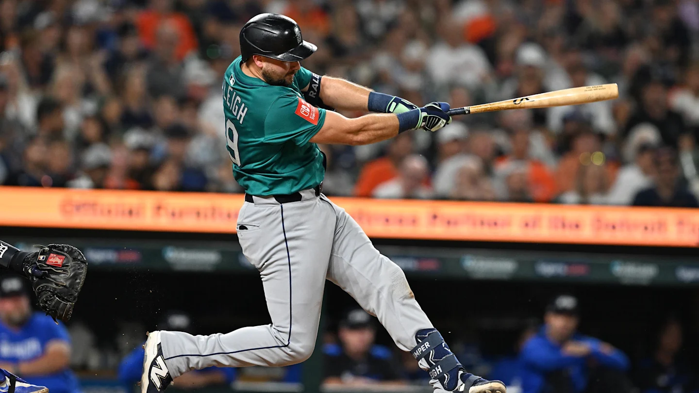 Featured image for Cal Raleigh Nears Barry Bonds' Midseason Home Run Record