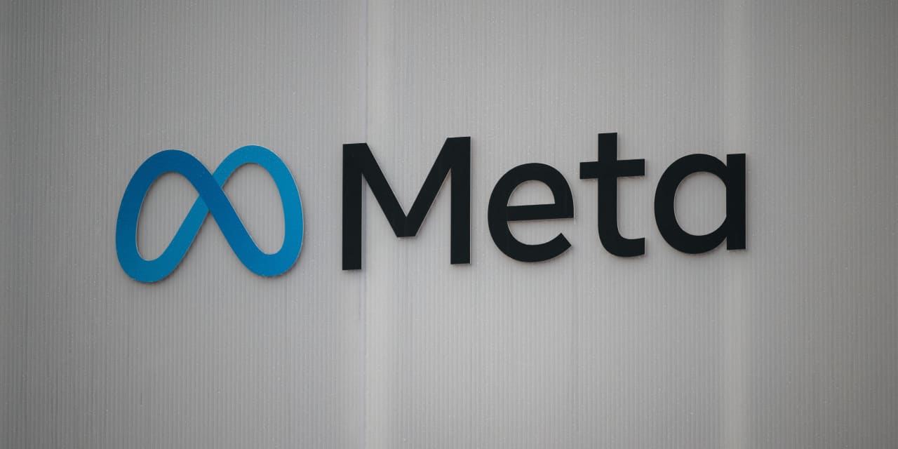 "Anticipating Meta Platforms' Q4 Earnings Amid Zuckerberg's Testimony and AI Push"
