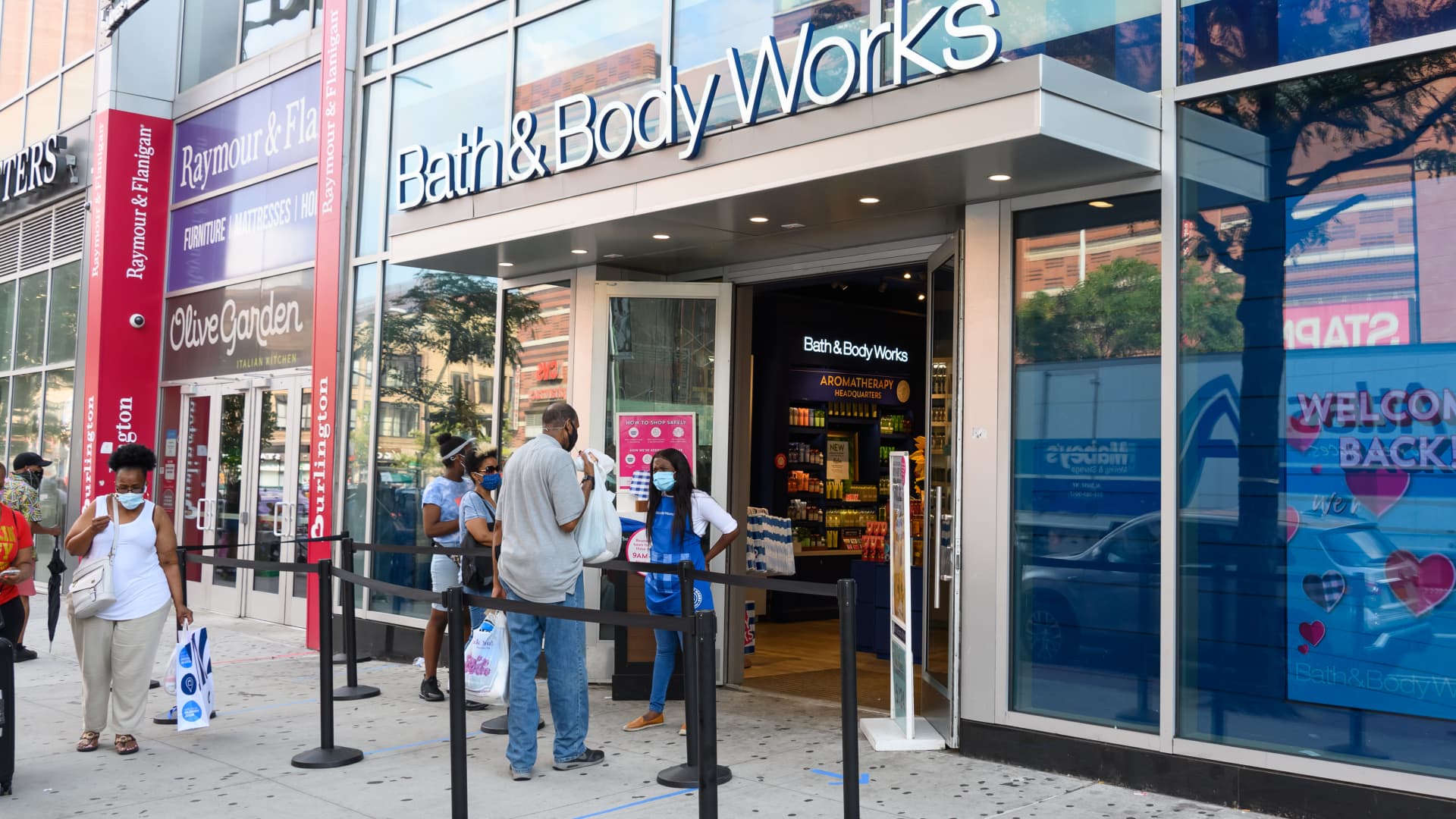 Top Stocks Recommended by Morgan Stanley, Goldman Sachs, and Jim Cramer