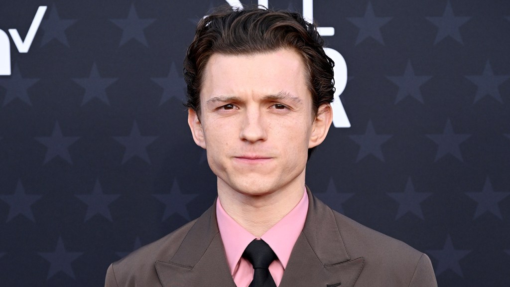 Featured image for "Romeo & Juliet Director Condemns Racial Abuse of Cast, Broadway Transfer Announced"